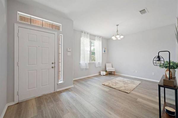 5703 Park Village DR, Houston, TX 77048