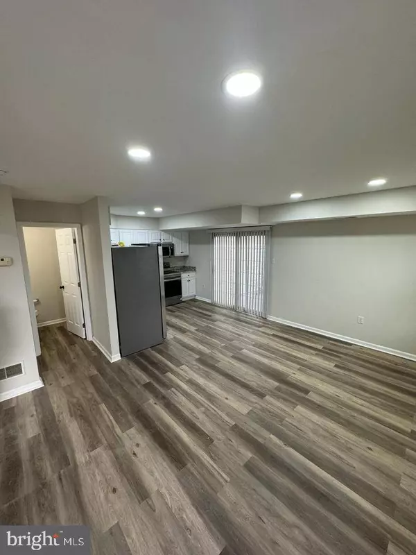 12 ACORN BLVD, Lancaster, PA 17602