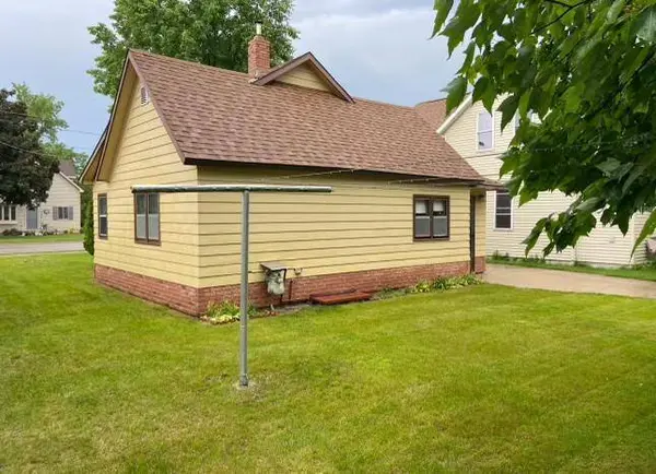 118 1st ST SW, Melrose, MN 56352