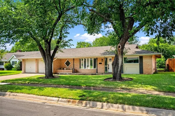 436 Fieldwood Terrace, Hurst, TX 76053