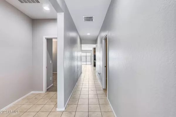 18069 W VIA DEL SOL --, Surprise, AZ 85387