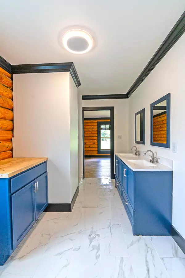 725 Goodson Cir, Rock Spring, GA 30739