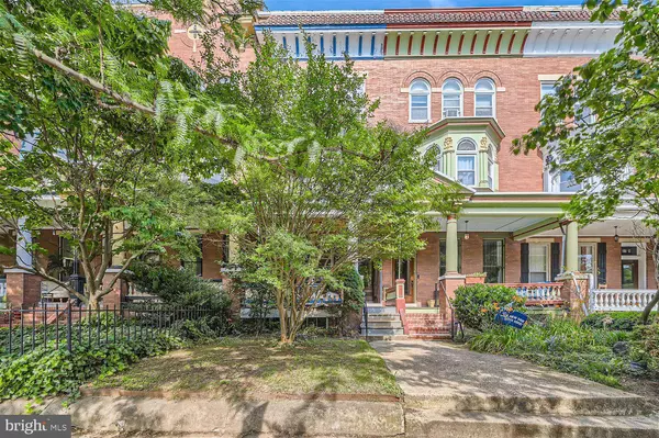 2713 N CALVERT ST, Baltimore, MD 21218