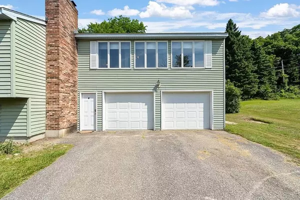 4 Ridgemont Dr, Londonderry, NH 03053