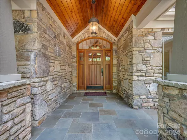 380 Lurewoods Manor DR, Lake Lure, NC 28746