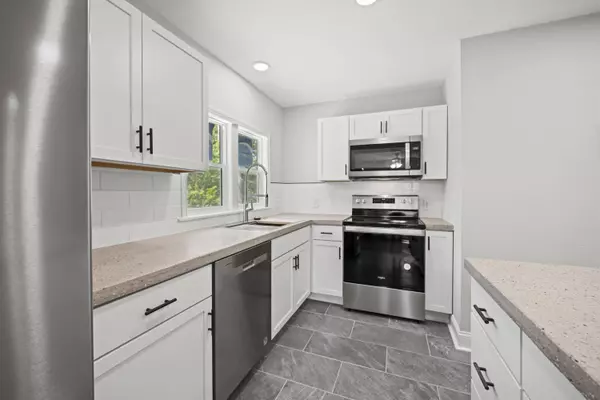 3306 Elm grove DR, Columbia, MO 65202