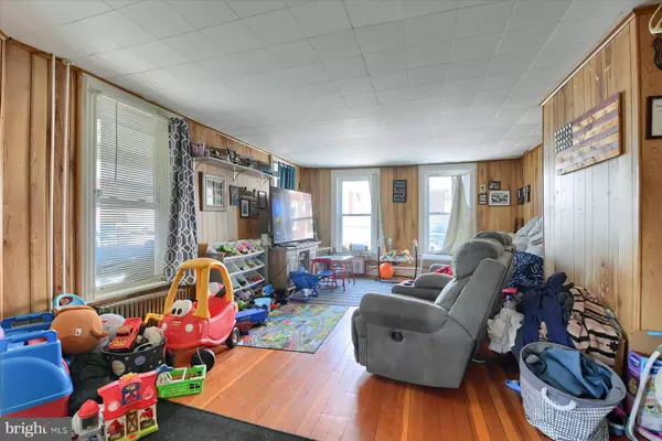 308 ORANGE ST, Mifflintown, PA 17059