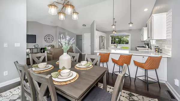 5677 Falconer DR, Bismarck, ND 58504