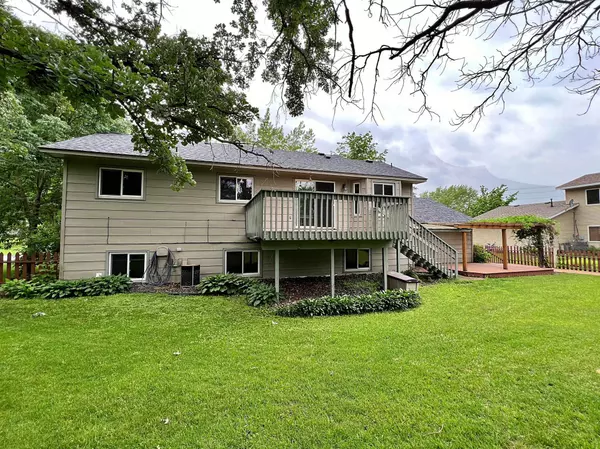 211 Kevin Longley DR, Monticello, MN 55362