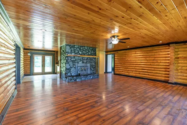 725 Goodson Cir, Rock Spring, GA 30739