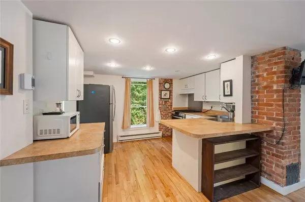 84 Elm ST, Upton, MA 01568