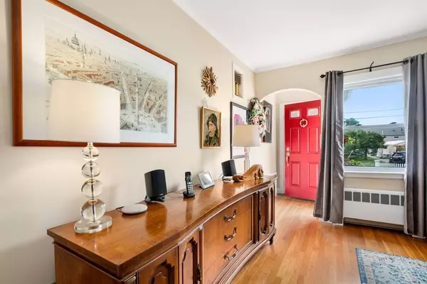 61 Princess Eve Dr, Quincy, MA 02169