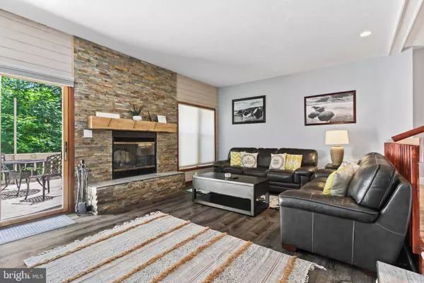 302 NORTHSLOPE II RD, East Stroudsburg, PA 18302