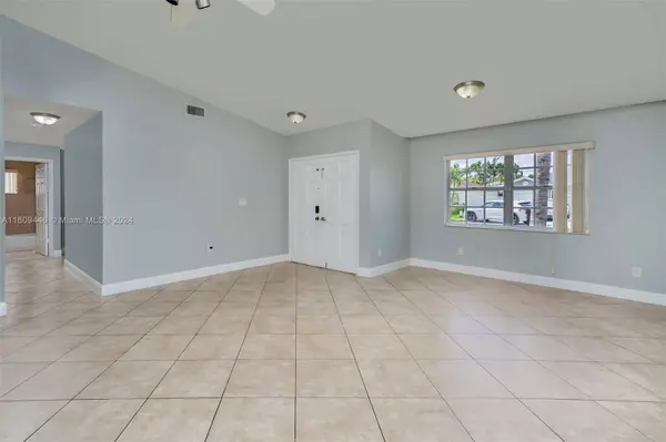 13520 SW 181st St, Miami, FL 33177