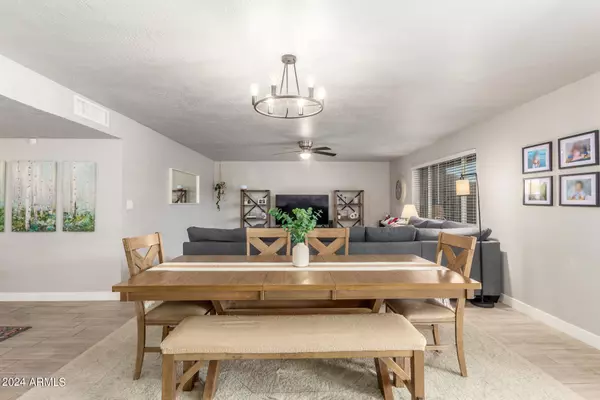 3025 E SIERRA Street, Phoenix, AZ 85028