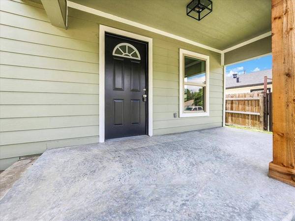 3304 Gordon Avenue, Fort Worth, TX 76110