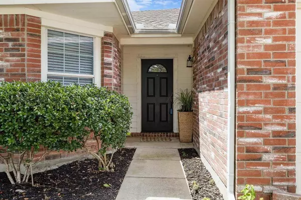 4152 Gladney Lane, Fort Worth, TX 76244