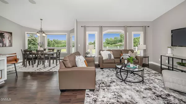 5677 Falconer DR, Bismarck, ND 58504