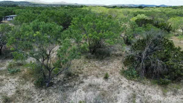 1872 Private Road 2310, Uvalde, TX 78801