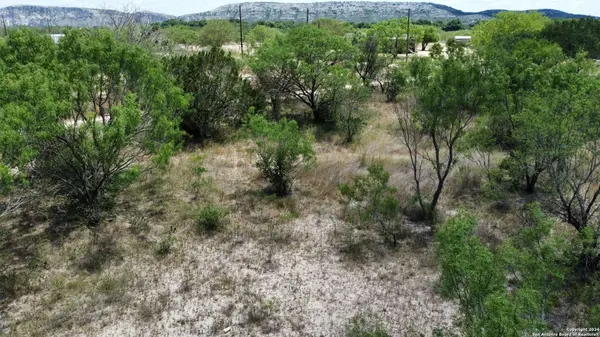 1872 Private Road 2310, Uvalde, TX 78801