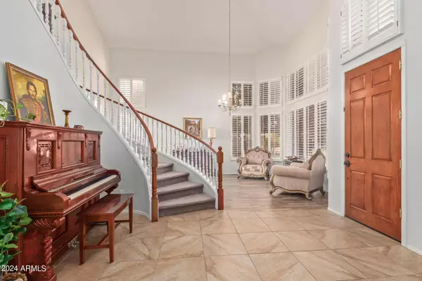 2129 S SAILORS Way, Gilbert, AZ 85295