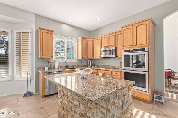 2129 S SAILORS Way, Gilbert, AZ 85295