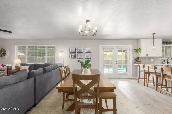 3025 E SIERRA Street, Phoenix, AZ 85028