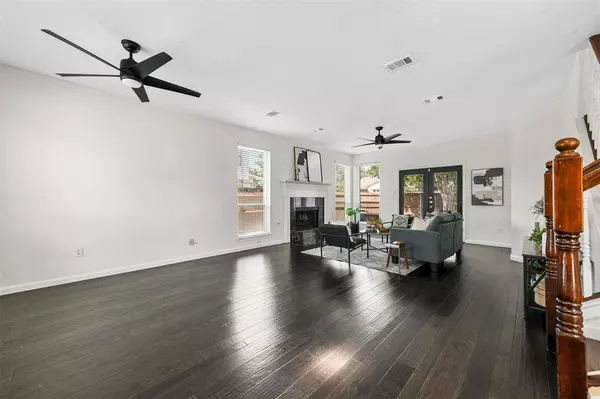 2543 Melissa Lane, Carrollton, TX 75006