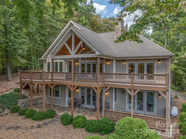 380 Lurewoods Manor DR, Lake Lure, NC 28746