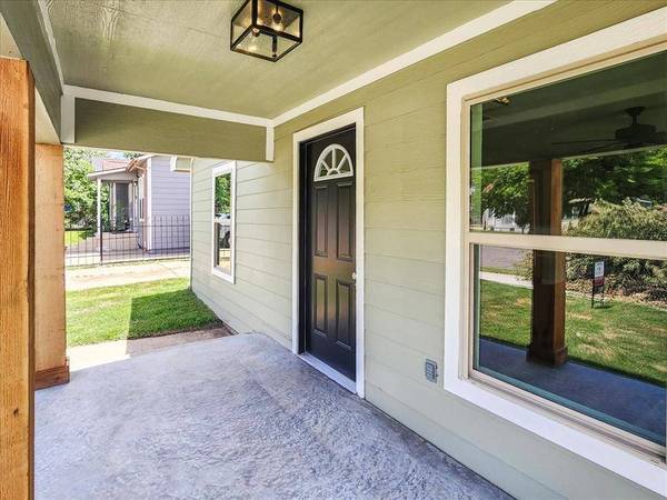 3304 Gordon Avenue, Fort Worth, TX 76110