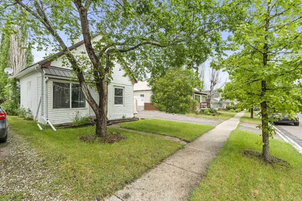 2412 20 ST, Nanton, AB T0L 1R0