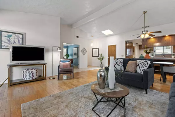 449 Cedar River WAY, Sacramento, CA 95831