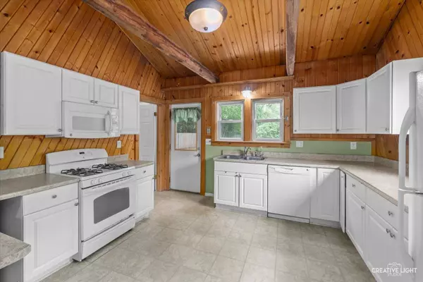 2S175 Harter RD, Elburn, IL 60119