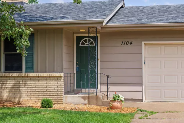 1104 W 136th ST, Burnsville, MN 55337