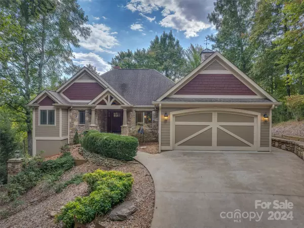 380 Lurewoods Manor DR, Lake Lure, NC 28746