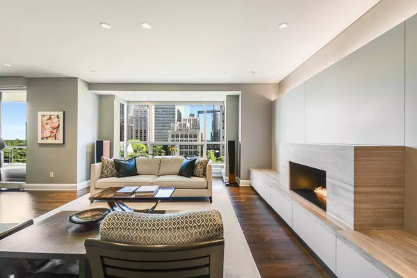 270 E Pearson ST #803, Chicago, IL 60611