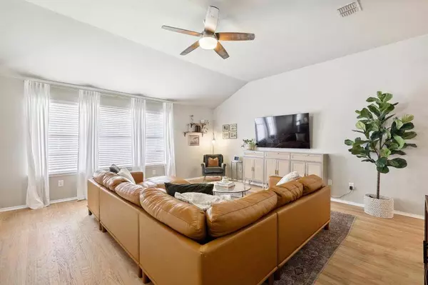 4152 Gladney Lane, Fort Worth, TX 76244