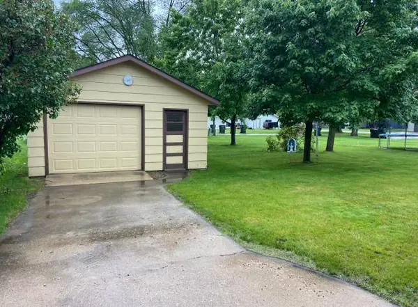 118 1st ST SW, Melrose, MN 56352