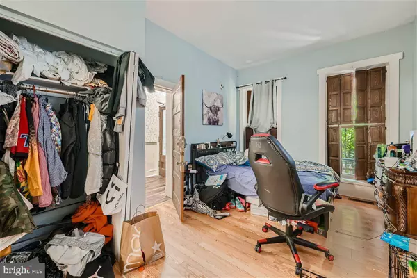 2713 N CALVERT ST, Baltimore, MD 21218