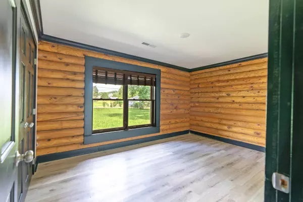 725 Goodson Cir, Rock Spring, GA 30739