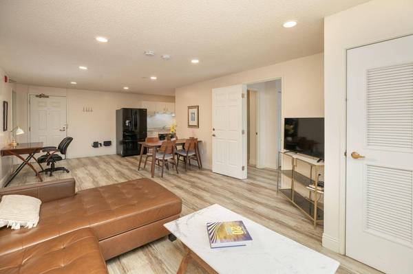 211 1st ST NE #302, Rochester, MN 55906