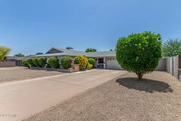 3025 E SIERRA Street, Phoenix, AZ 85028