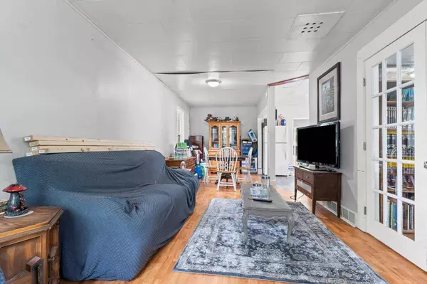 2412 20 ST, Nanton, AB T0L 1R0