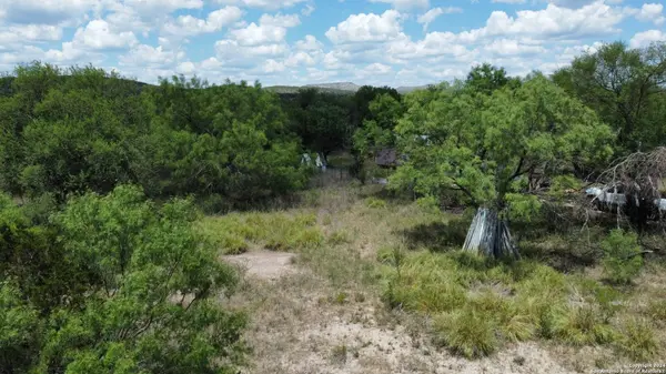 1872 Private Road 2310, Uvalde, TX 78801
