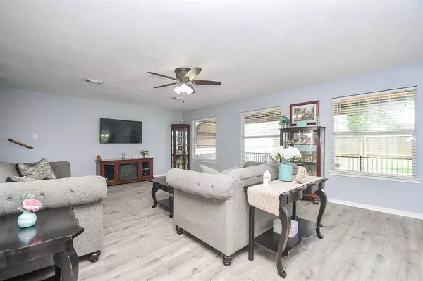 2137 Piney Wood DR, Deer Park, TX 7753