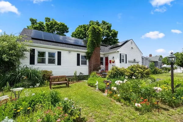 61 Princess Eve Dr, Quincy, MA 02169