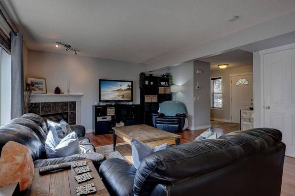 279 Coventry CIR NE, Calgary, AB T3K5A2