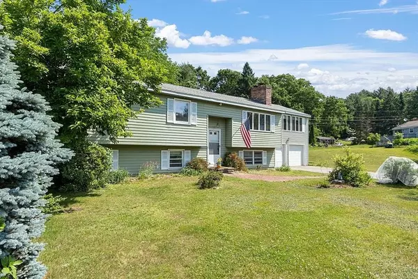 4 Ridgemont Dr, Londonderry, NH 03053