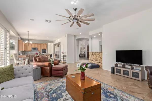 2129 S SAILORS Way, Gilbert, AZ 85295