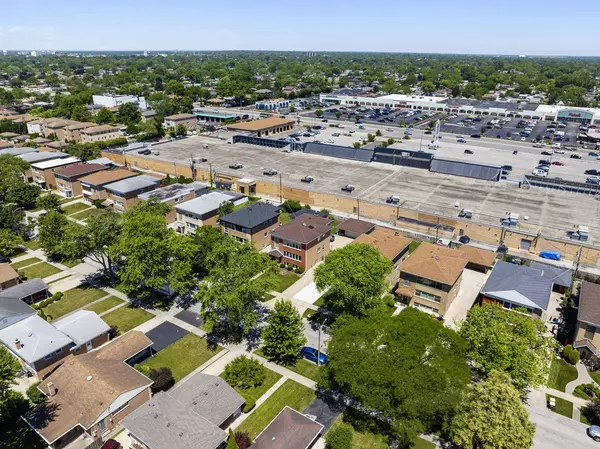 7232 W Crain Street, Niles, IL 60714